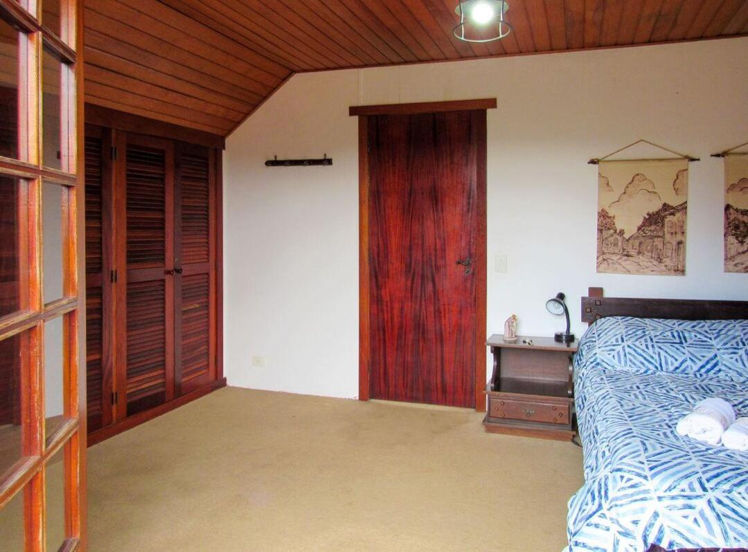 Chale Com Lareira E Wi-Fi Em Campos Do Jordao - Sp Villa Eksteriør billede